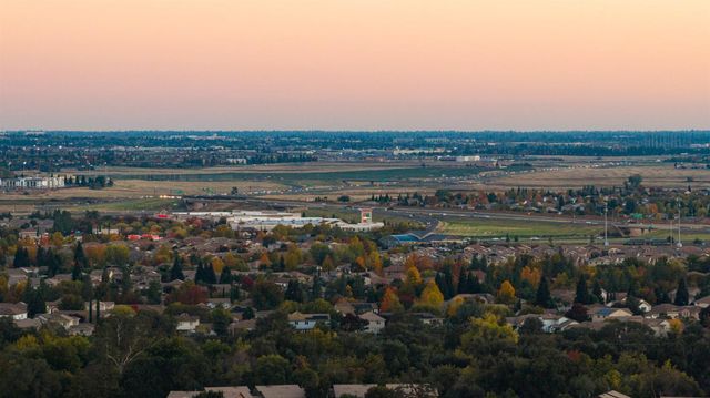 262 Phoenix Cir, Lincoln, CA 95648