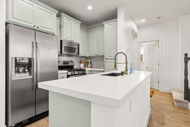 262 Phoenix Cir, Lincoln, CA 95648