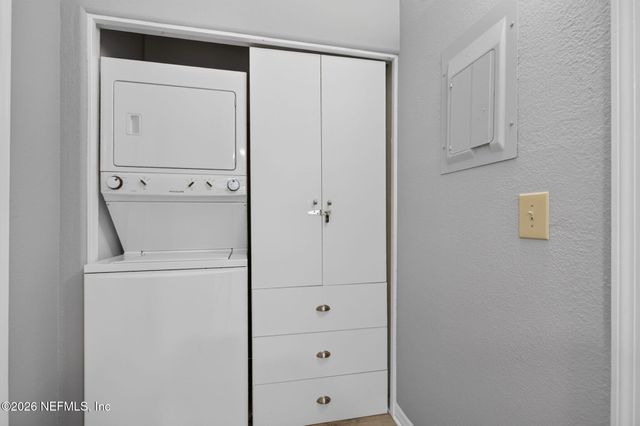 1800 THE GREENS Way 1006, Jacksonville Beach, FL 32250