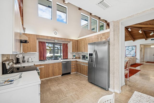 5104 Pineview Circle, Delray Beach, FL 33445