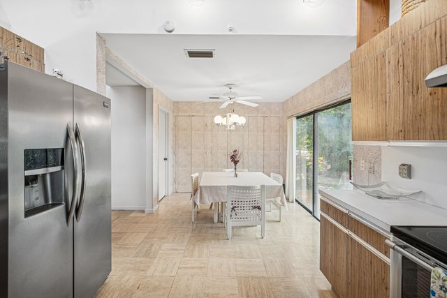 5104 Pineview Circle, Delray Beach, FL 33445