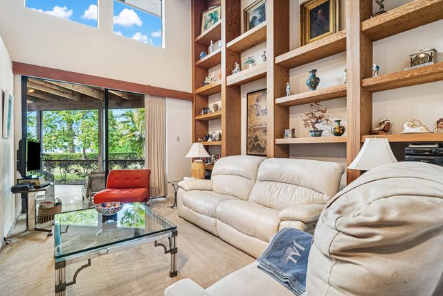 5104 Pineview Circle, Delray Beach, FL 33445