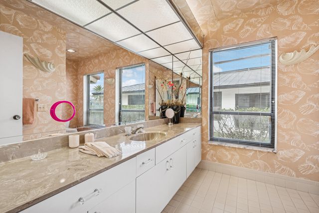 5104 Pineview Circle, Delray Beach, FL 33445