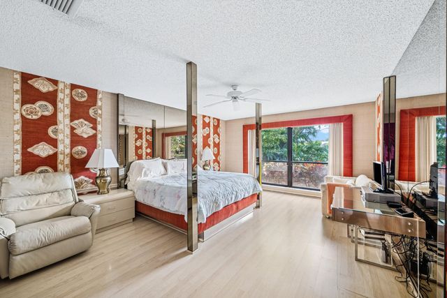 5104 Pineview Circle, Delray Beach, FL 33445