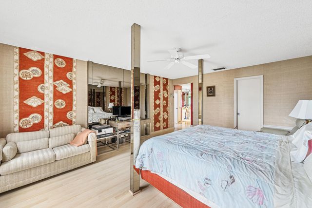 5104 Pineview Circle, Delray Beach, FL 33445