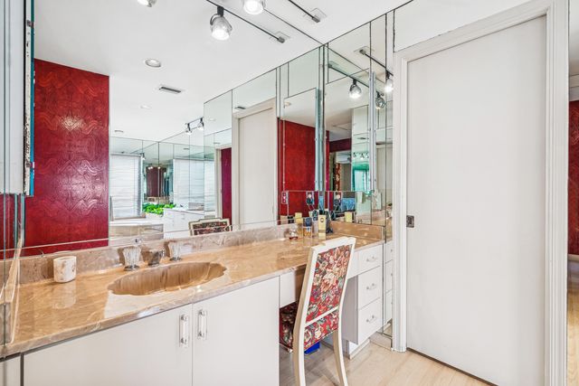 5104 Pineview Circle, Delray Beach, FL 33445