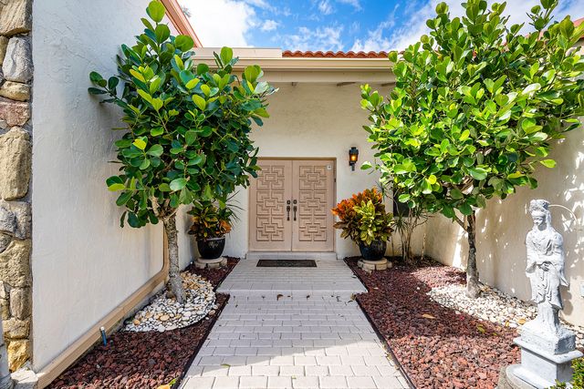 5104 Pineview Circle, Delray Beach, FL 33445
