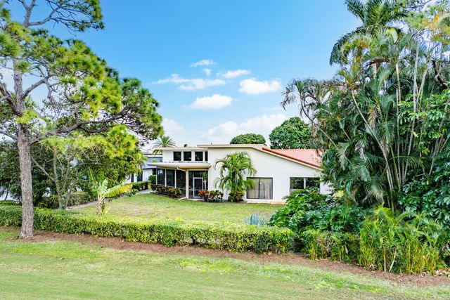 5104 Pineview Circle, Delray Beach, FL 33445