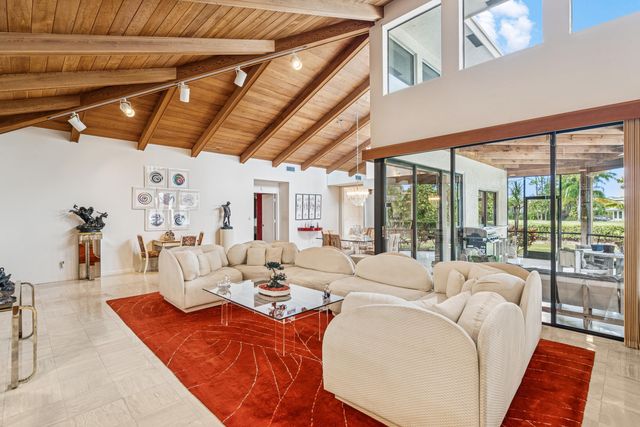 5104 Pineview Circle, Delray Beach, FL 33445