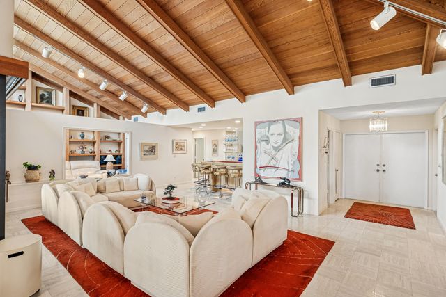 5104 Pineview Circle, Delray Beach, FL 33445