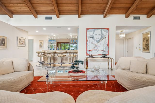 5104 Pineview Circle, Delray Beach, FL 33445