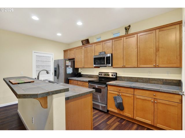 1844 Se Water Lily St, Hillsboro, OR 97123