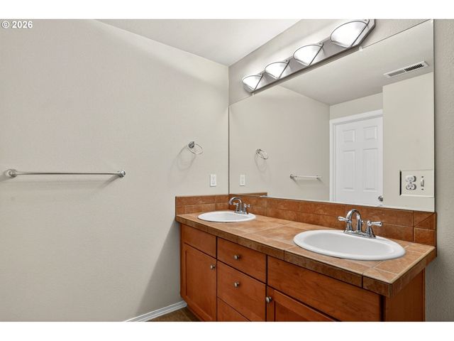 1844 Se Water Lily St, Hillsboro, OR 97123