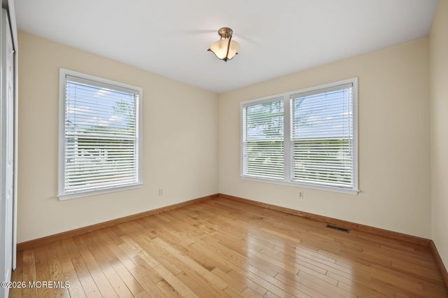 10 Marc Drive, Howell, NJ 07731