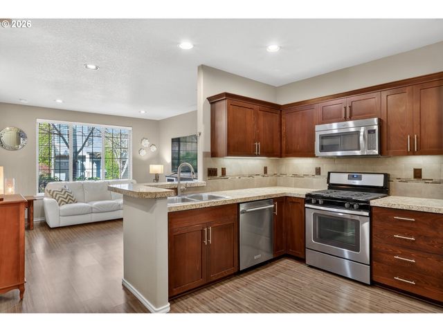 15145 Sw CANYON WREN Way, Beaverton, OR 97007