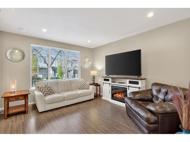 15145 Sw CANYON WREN Way, Beaverton, OR 97007