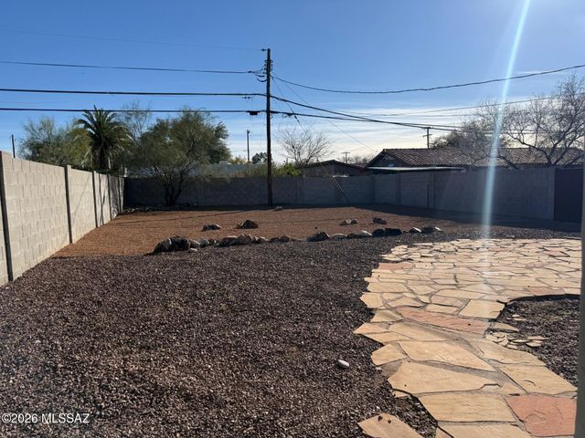 2512 E Linden Street, Tucson, AZ 85716