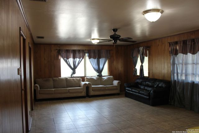 630 Carlisle, San Antonio, TX 78225