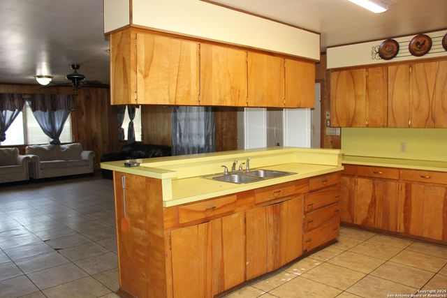 630 Carlisle, San Antonio, TX 78225