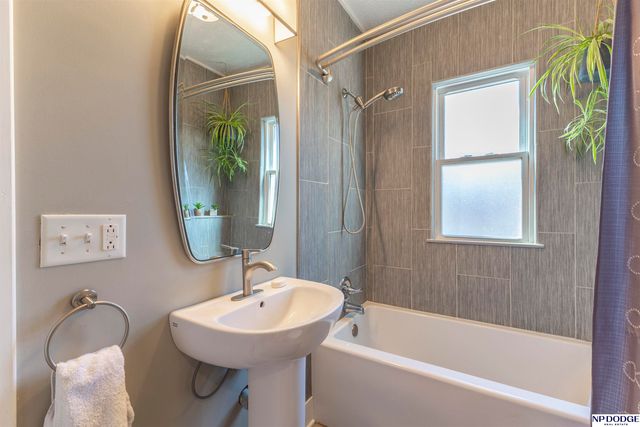 2624 N 67th Street, Omaha, NE 68104