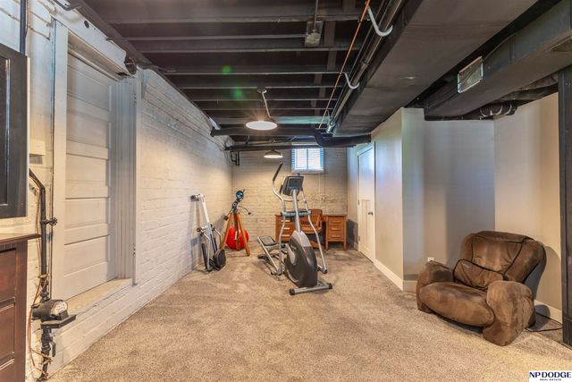 2624 N 67th Street, Omaha, NE 68104