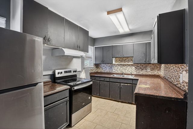 7224 Greenlee Street, Fort Worth, TX 76112
