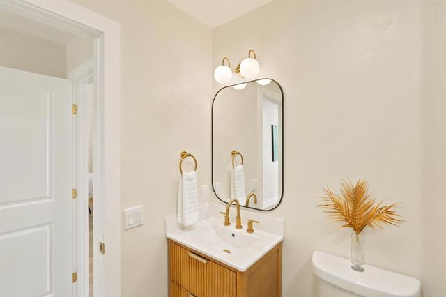 1976 Fairlee Drive, Encinitas, CA 92024