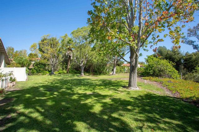 1976 Fairlee Drive, Encinitas, CA 92024