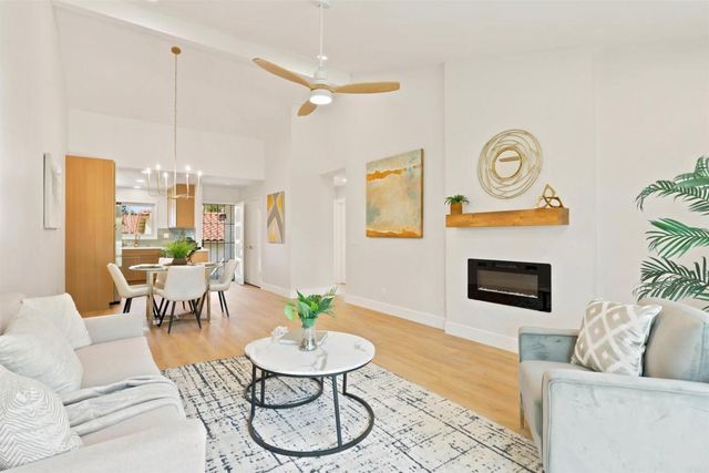 1976 Fairlee Drive, Encinitas, CA 92024