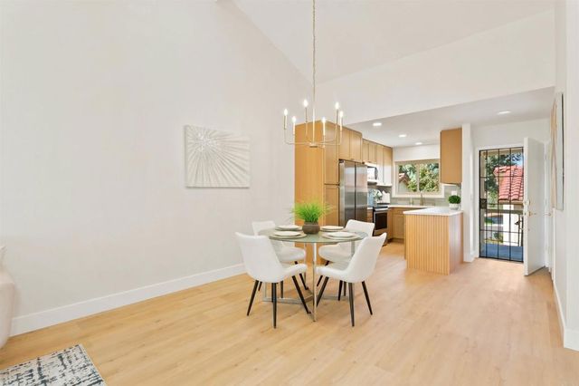 1976 Fairlee Drive, Encinitas, CA 92024