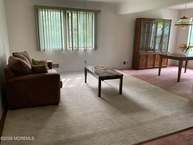 7 Winchester Drive, Jackson, NJ 08527