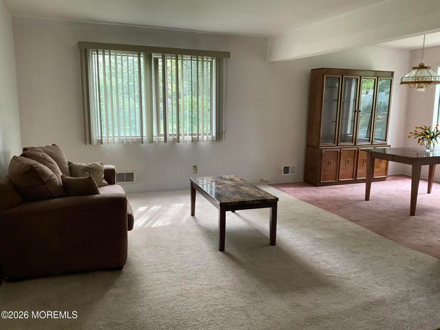7 Winchester Drive, Jackson, NJ 08527