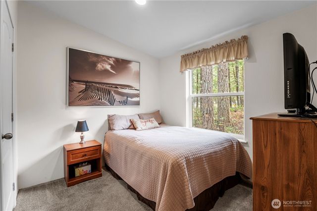 21 N Buckhorn Court, Hoodsport, WA 98548