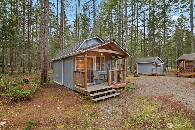 21 N Buckhorn Court, Hoodsport, WA 98548