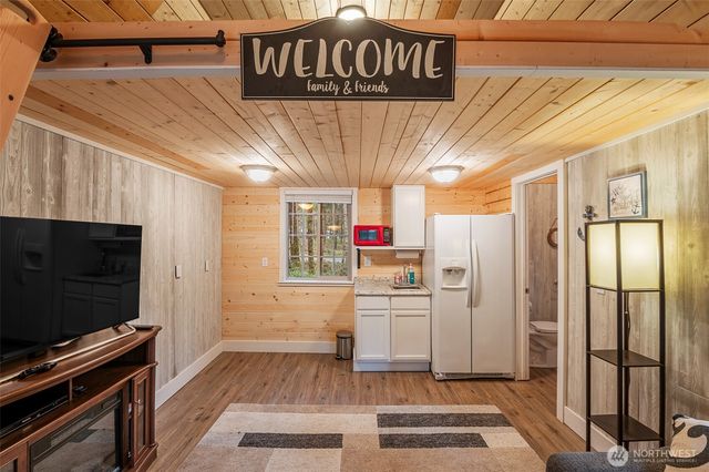 21 N Buckhorn Court, Hoodsport, WA 98548