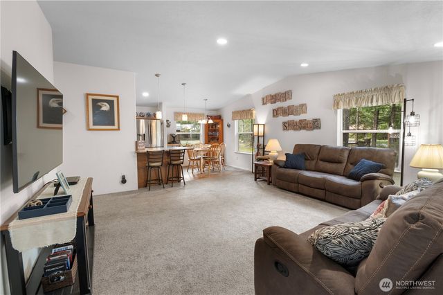 21 N Buckhorn Court, Hoodsport, WA 98548