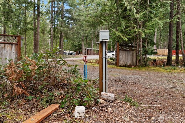 21 N Buckhorn Court, Hoodsport, WA 98548