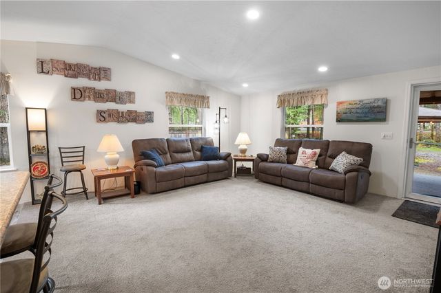 21 N Buckhorn Court, Hoodsport, WA 98548