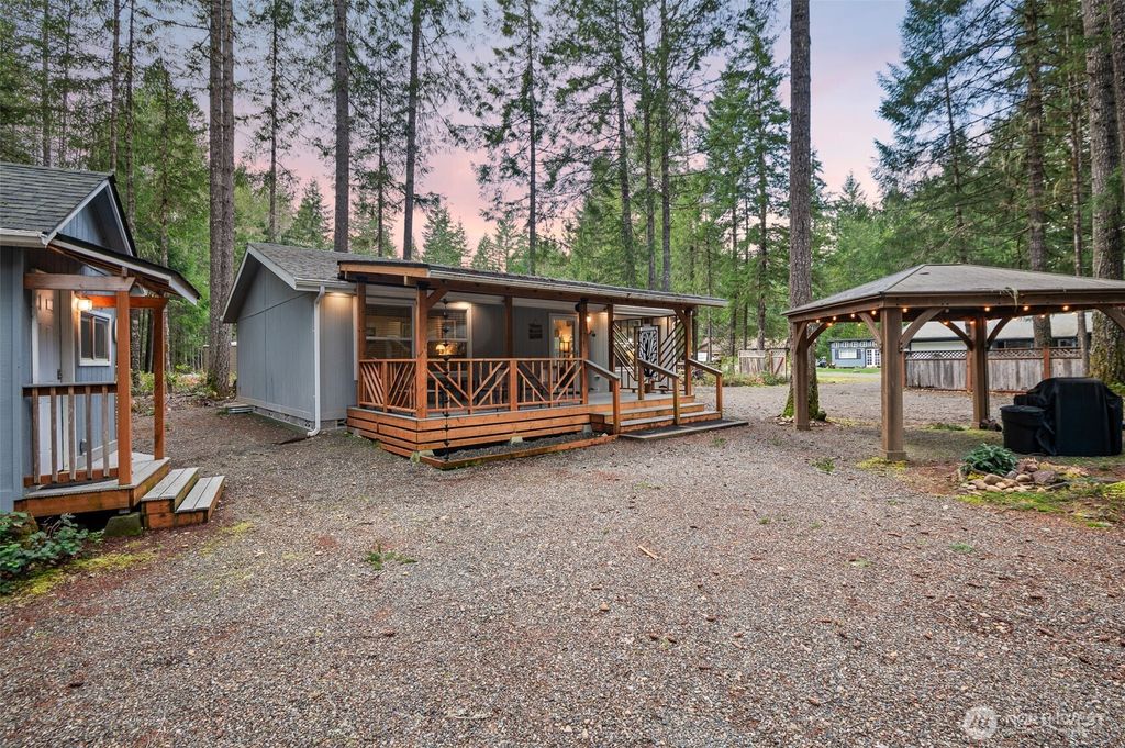 21 N Buckhorn Court, Hoodsport, WA 98548