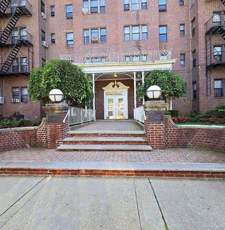 17040 Highland Avenue 106, Jamaica Estates, NY 11432 — exterior