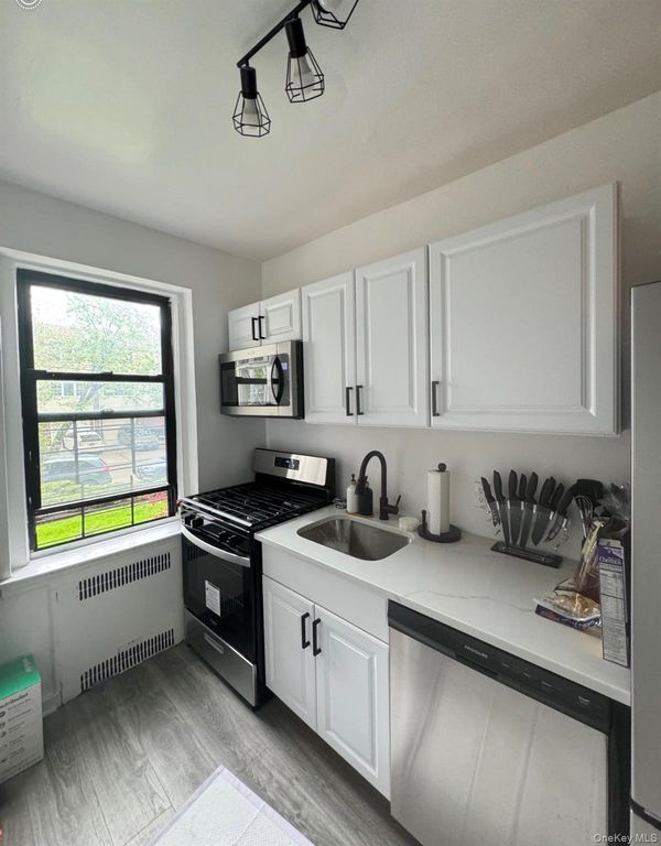 17040 Highland Avenue 106, Jamaica Estates, NY 11432 — photo 4