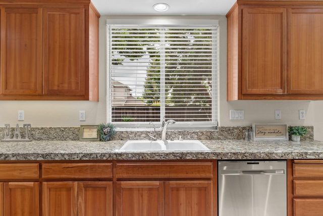 2408 Victor Ct, Tracy, CA 95304