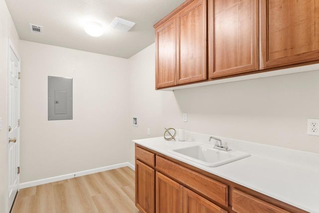 2408 Victor Ct, Tracy, CA 95304