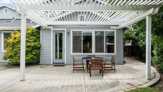 2408 Victor Ct, Tracy, CA 95304