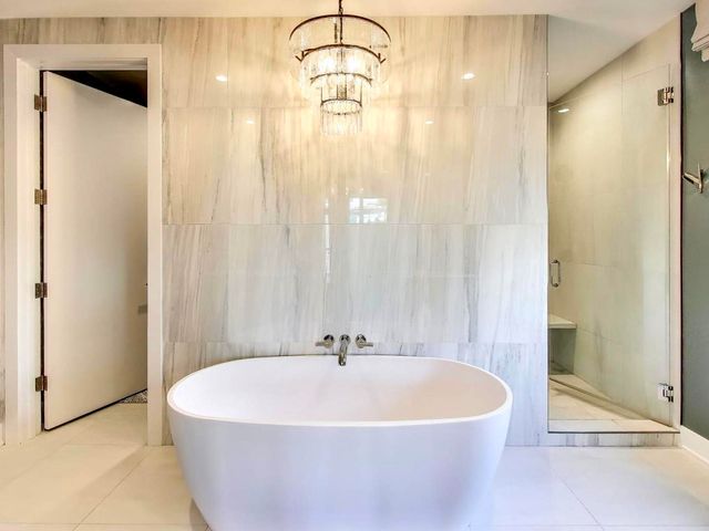 6 N Carpenter Street 5B, Chicago, IL 60607