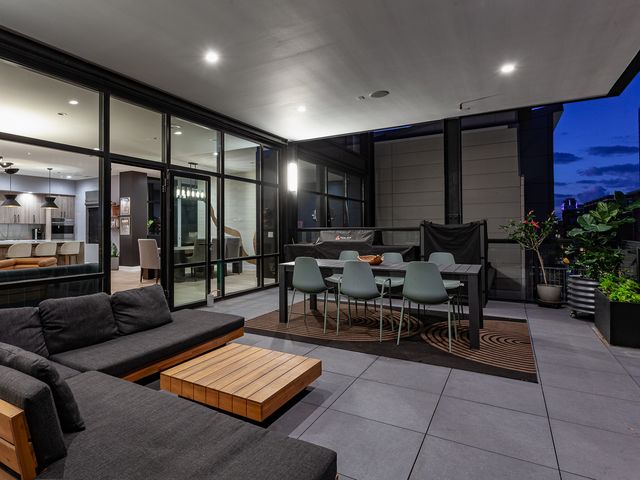 6 N Carpenter Street 5B, Chicago, IL 60607