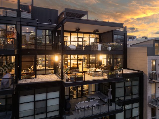6 N Carpenter Street 5B, Chicago, IL 60607