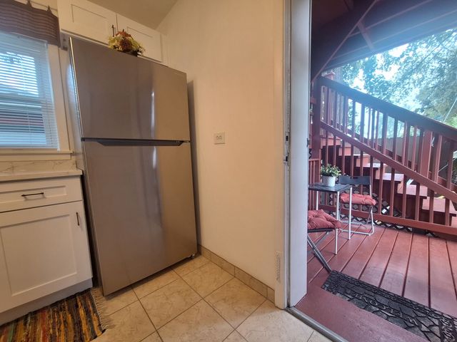 1995 Howard Street 1R, Des Plaines, IL 60018