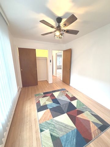 1995 Howard Street 1R, Des Plaines, IL 60018