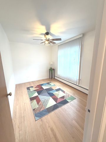 1995 Howard Street 1R, Des Plaines, IL 60018